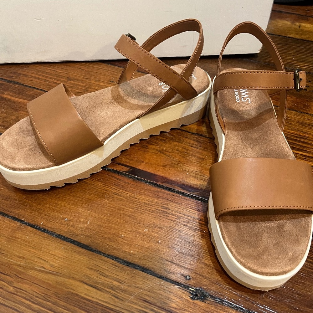 Tom’s Platform Sandals